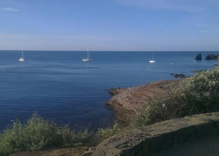 T2 Avec Parking, Grande Terrasse, Et Proche - Quartier Mole - Fr-1-702-37 * Agde